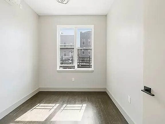 3rd image of 86 Stanhope St #1B