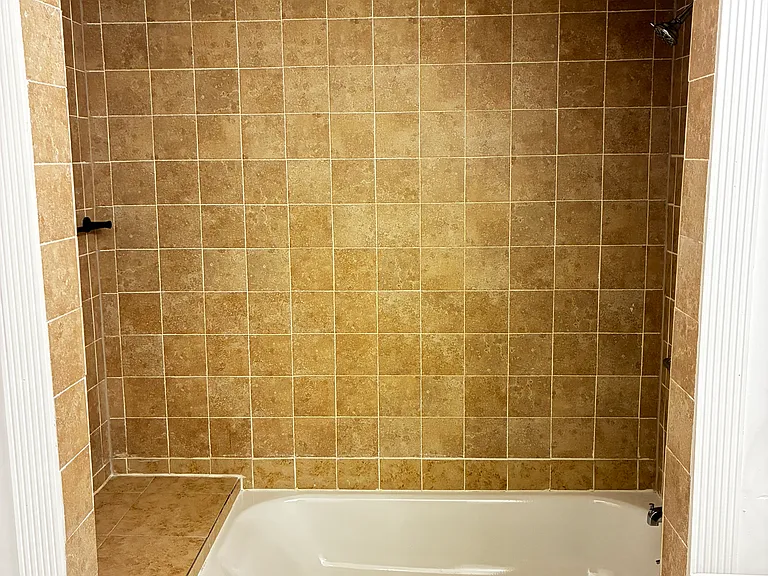 73 Wolcott Ter #2R — Photo 9