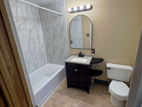 5th image of 15 Vine St APT 1