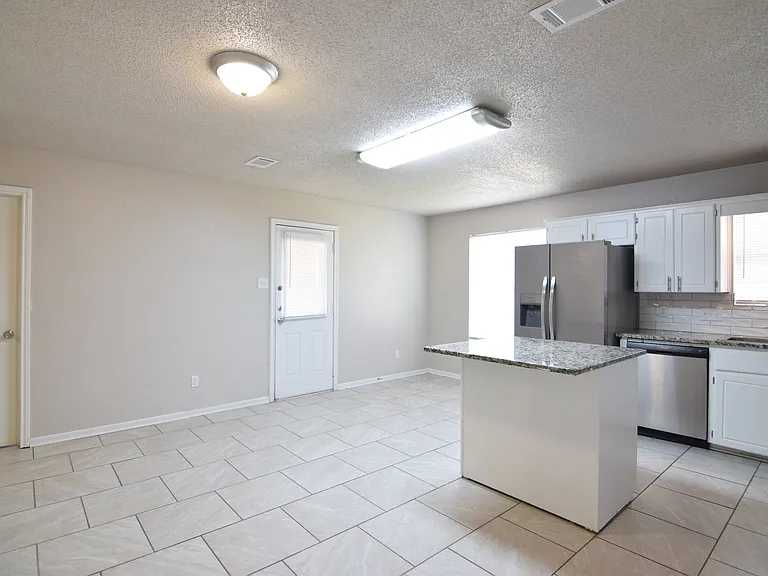 4613 Hank Dr — Photo 8
