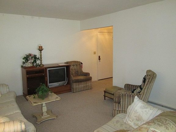 3rd image of 2929 Sunnyside Dr APT A110