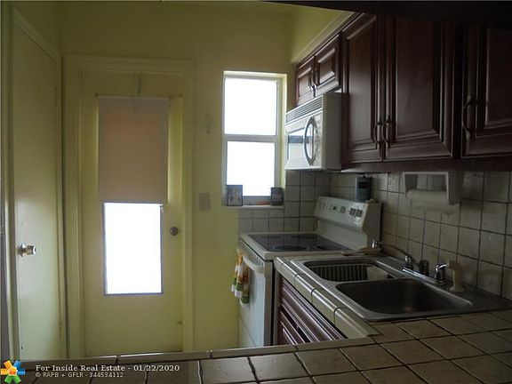 3rd image of 2131 NE 42nd Ct APT 204E