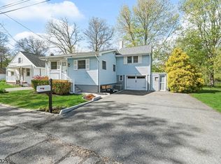 20 Madelyn Ave, West Milford, NJ 07480