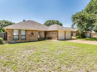 3821 Huntwick Dr, Fort Worth, TX 76123