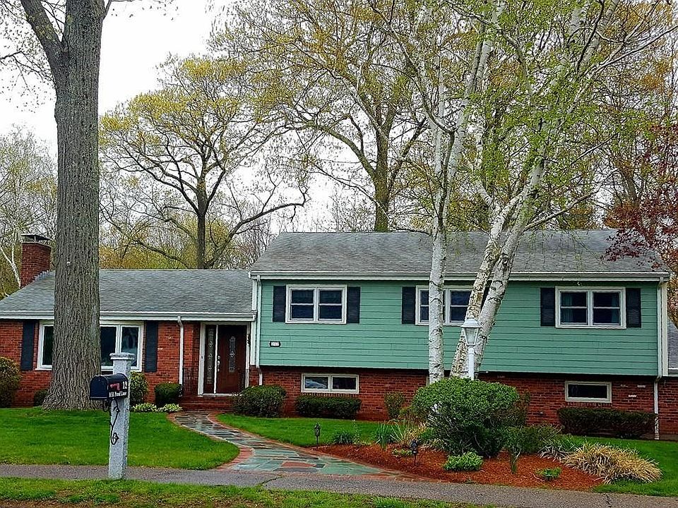 1st image of 12 Mill Pond Ln