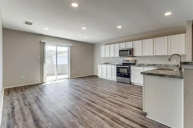 1721 Southridge Ln — Photo 11