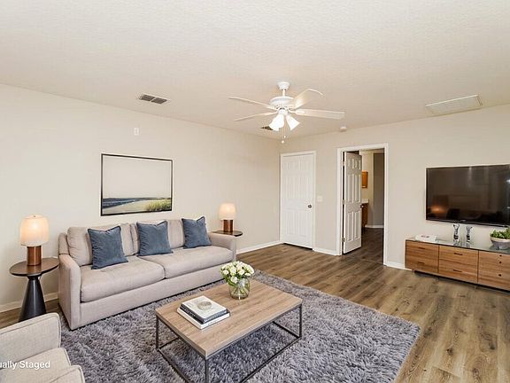 5th image of 11485 Viking St