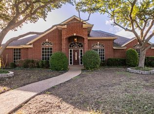 805 Minor Cir, Hewitt, TX 76643