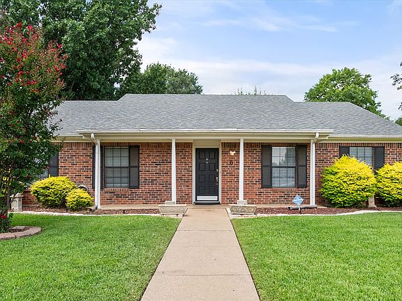 2nd image of 6 Brook Creek Ct