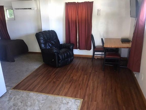 4th image of 700 N 6th Ave #1