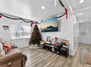 1025 W 61st St, Los Angeles, CA 90044