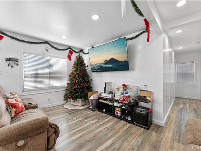 1025 W 61st St, Los Angeles, CA, 90044