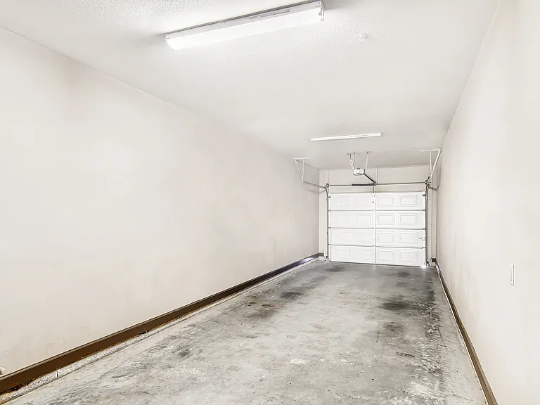 Wellington Grande Apartment Homes — Photo 13