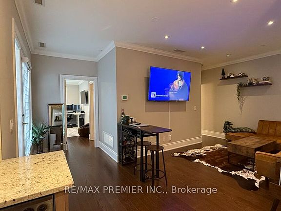 4th image of 10360 Islington Ave #212