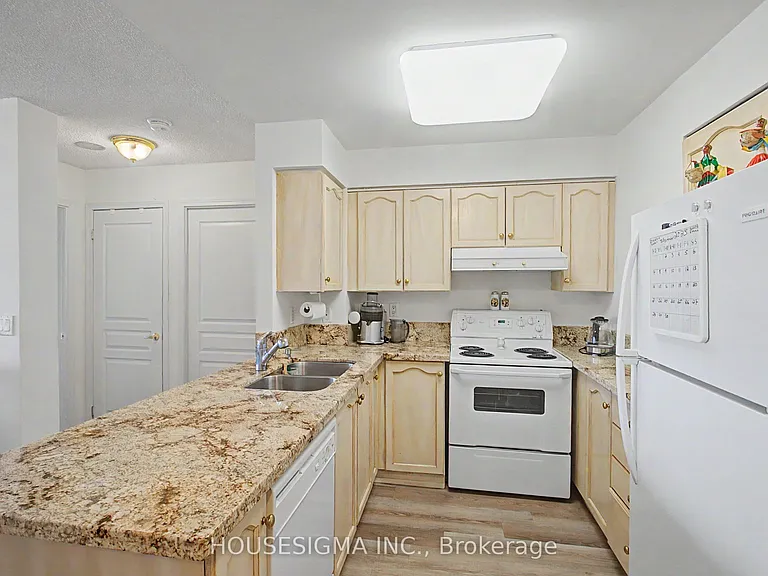 9 Northern Heights Dr #711 — Photo 10