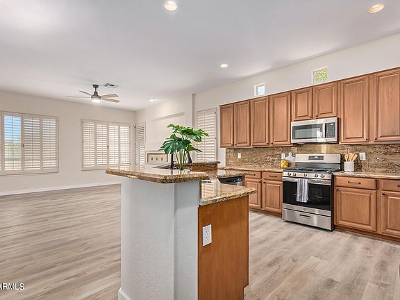 3rd image of 15832 S 7TH Drive