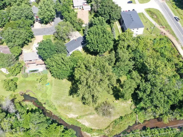 1144 S Fork Dr, River Falls, WI 54022