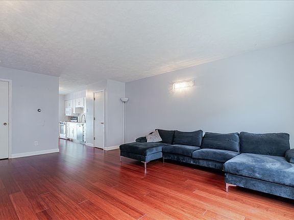 4th image of 103 S Towanda Ave APT 3