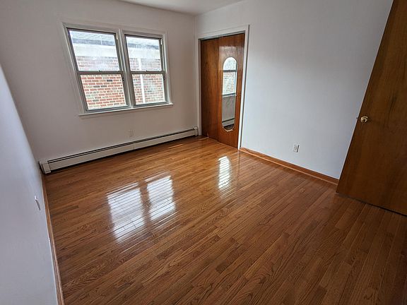 4th image of 417 Central Park Ave