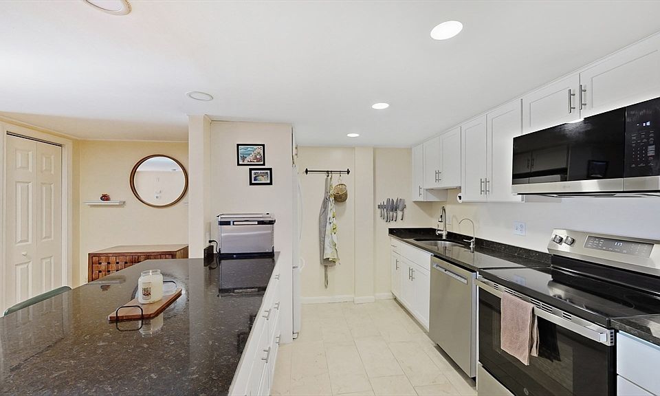 1st image of 96 Old Colony Ave #212