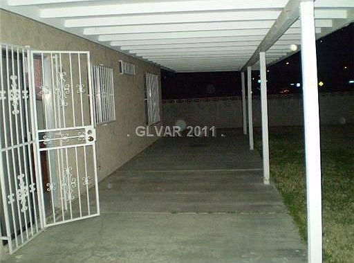 5th image of 869 Parkhurst St