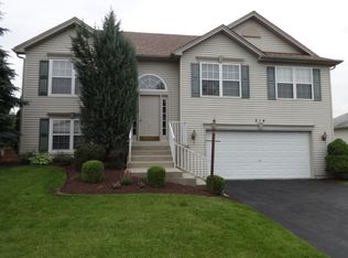 214 Turnbridge Dr, Shorewood, IL
