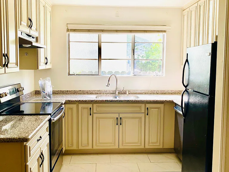 343 W Dryden St #B — Photo 1