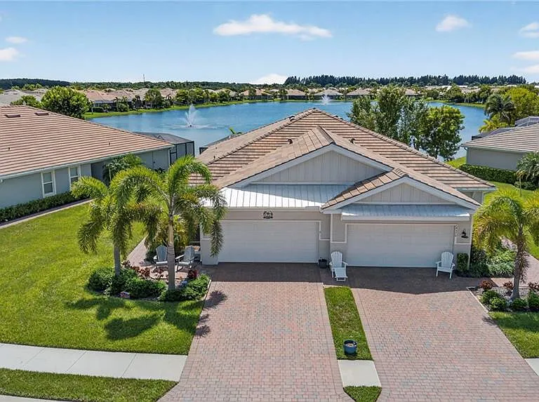 14582 Edgewater Cir — Photo 26