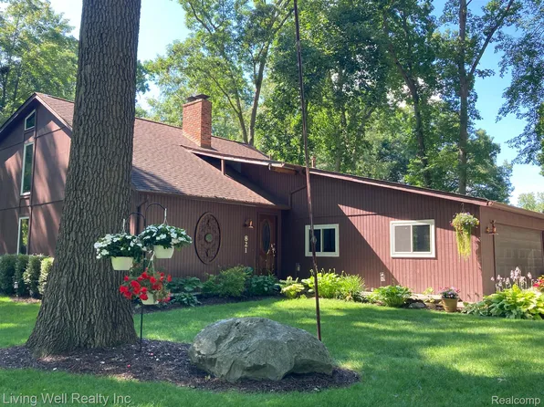 821 Oakgrove, Highland, MI 48356