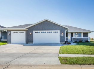 208 Misty Ln, Colona, IL 61241