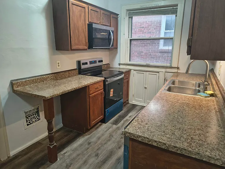 5041 Mardel Ave #B — Photo 2