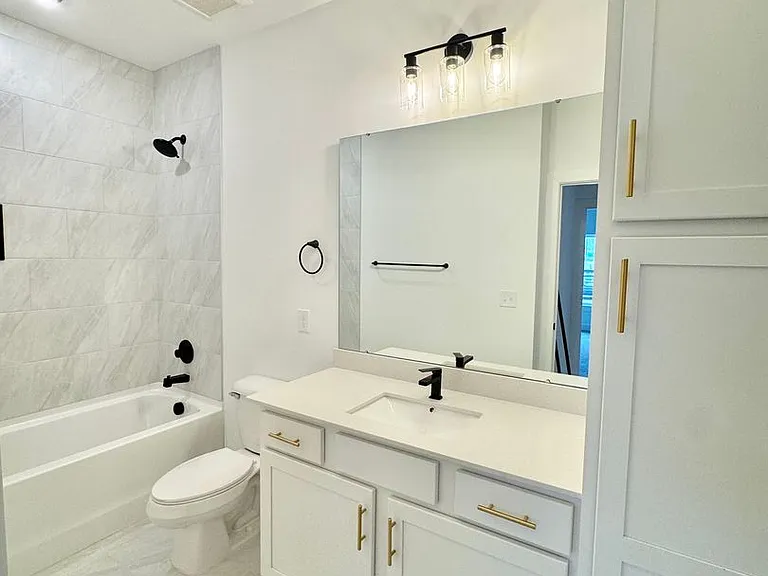 175 Black St W #107 — Photo 20