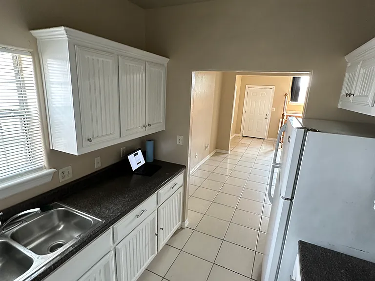 1020 Jesse St — Photo 7