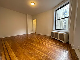 Rented by Hillel Realty Group