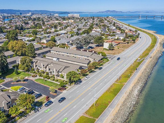 2nd image of 1583 Beach Park Blvd