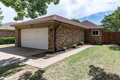 1714 Red Bud Ln Photo 1