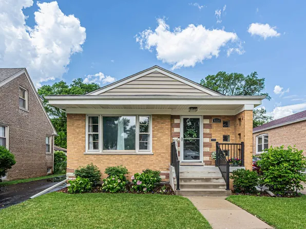 9226 S Utica Ave, Evergreen Park, IL 60805