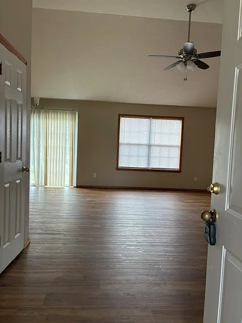 3 bed, 1477 sqft, $1,600 — Photo 2