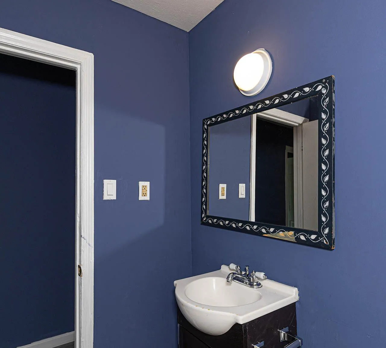 3 bed, 1.0 bath, 900 sqft, $654 — Photo 4