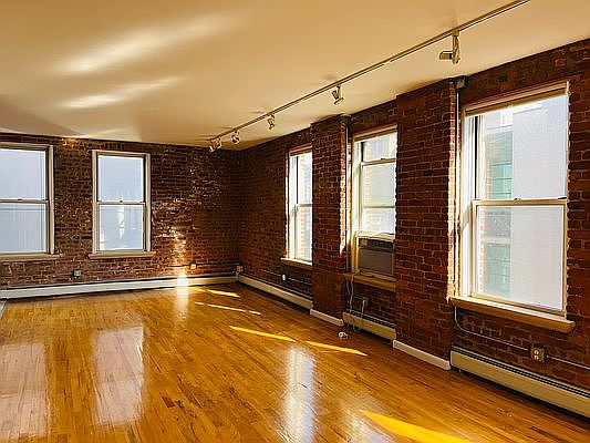 4th image of 425 Keap St APT 6B