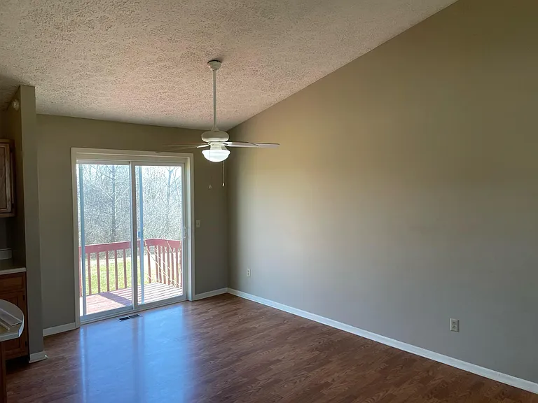 Bay Heights Cir — Photo 32