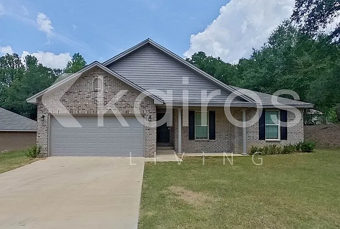 112 Live Oak Dr