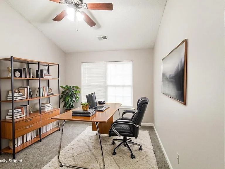 401 Kendall Ln — Photo 15