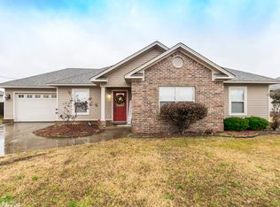 206 Pineview Dr, Beebe, AR 72012