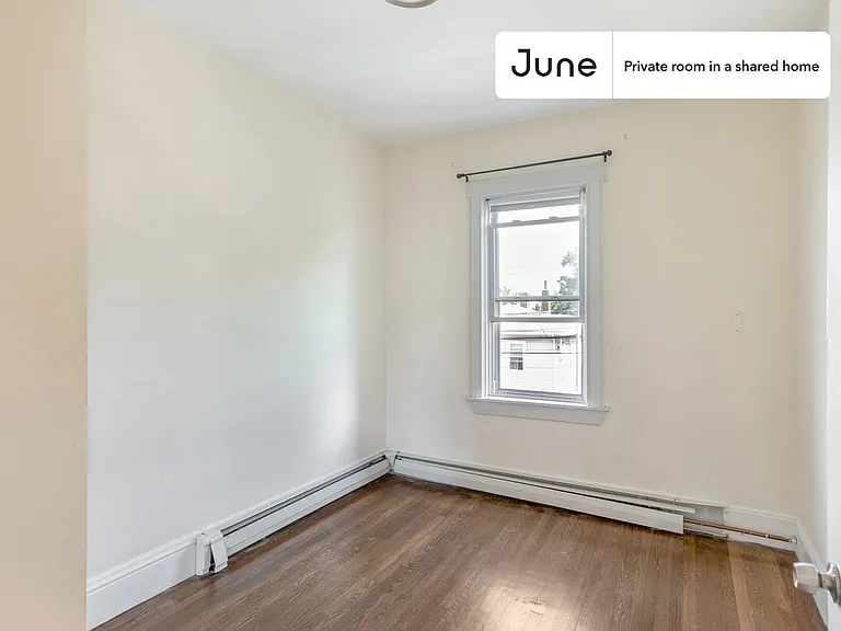 106 Buttonwood St #C — Photo 2