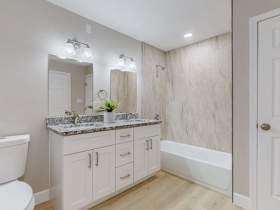 4th image of 7517 Leah Dr NE