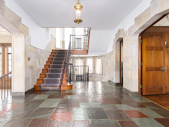 4th image of 92 Garrison Ave