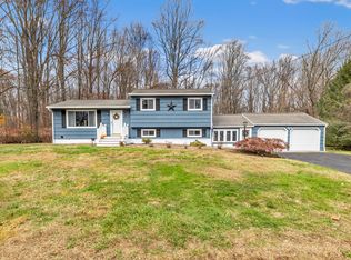 13 School St, Monroe, CT 06468