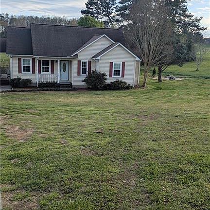 5th image of 327 Lovebridge Dr SE