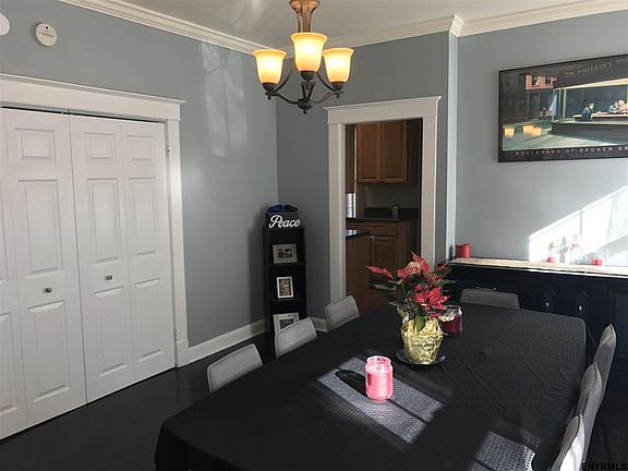 4th image of 28 Masten Ave